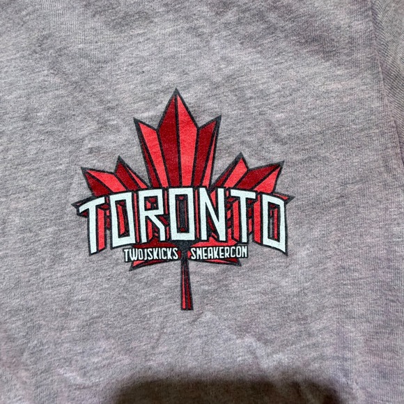 Urban Necessities Toronto TwojsKicks Sneakercon Graphic T-Shirt Mens Small - Picture 2 of 7
